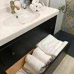 Village Island Heights * אדחה