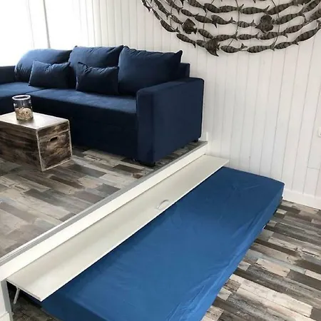 Village Island Heights * אדחה